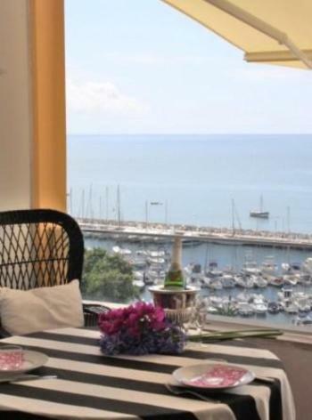 Apartment W Stunning View - Marina - Free Parking & Ac Фуншал Екстериор снимка