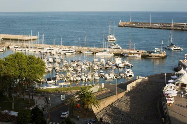 Apartment W Stunning View - Marina - Free Parking & Ac Фуншал Екстериор снимка